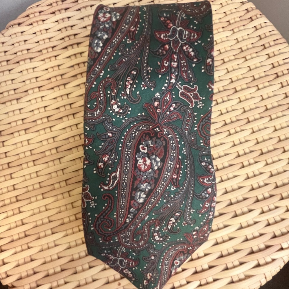 Christian Dior  Paisley silk men’s tie Italian fabric
